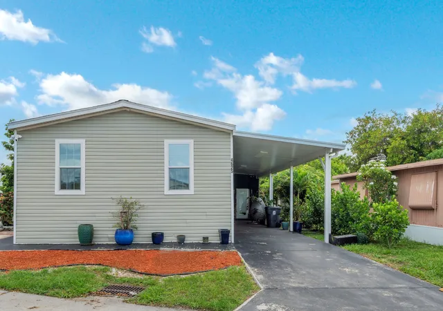 5th image of 4625 Jill Pl, Lake Worth, FL 33463 | MLS# B26035618