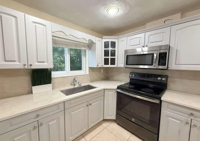 Photo 2 of Condo for sale at 2210 Taylor St #207, Hollywood, FL 33020 | MLS# B26035616 | Listing updated on 2026-10-08