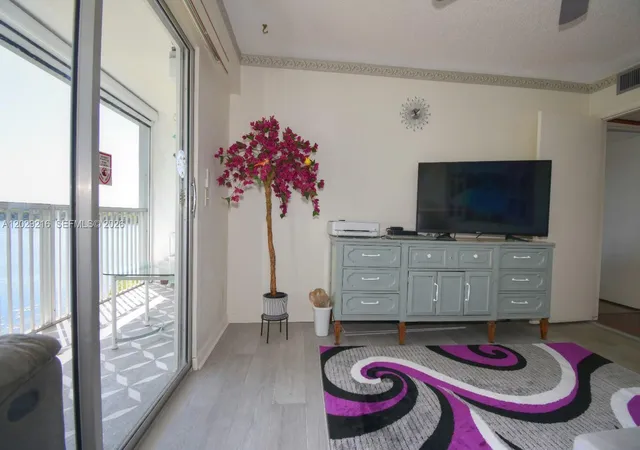 4th image of 1401 Sw 134Th Wy #402C, Pembroke Pines, FL 33027 | MLS# A12029216
