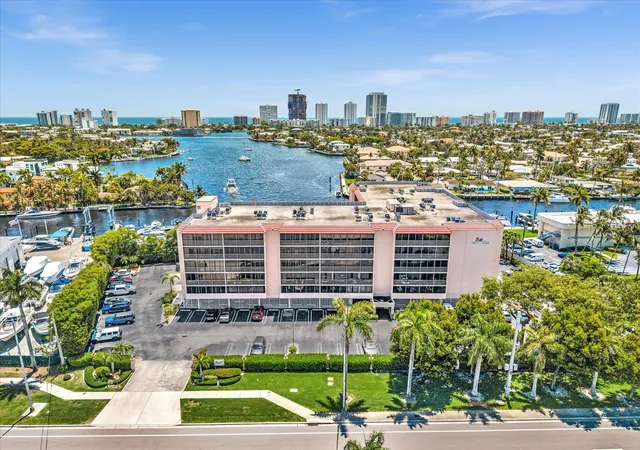 Homes for sale in Pompano Beach, FL | 740 S Federal Highway, Pompano Beach, FL 33062 | Houzeo