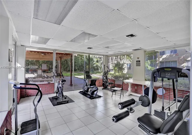 2nd image of 17890 W Dixie Hwy 501 Hwy 501, North Miami Beach, FL 33160