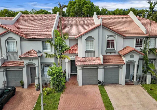 3rd image of 11468 Nw 50Th Ter, Doral, FL 33178 | MLS# A12028531