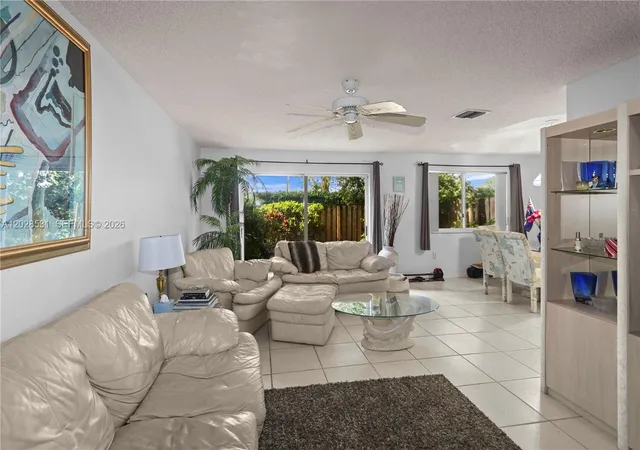 4th image of 11468 Nw 50Th Ter, Doral, FL 33178 | MLS# A12028531