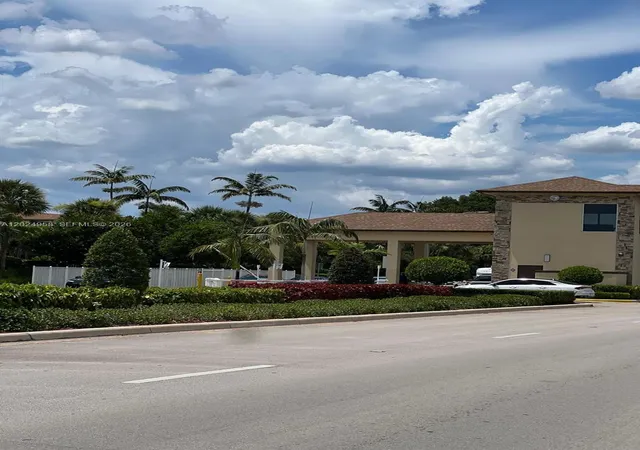 2nd image of 1400 Sw 124Th Ter #109Q, Pembroke Pines, FL 33027 | MLS# A12024958