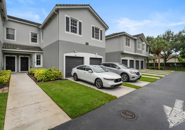 Photo 2 of Condo for sale at 3122 Grandiflora Dr, Lake Worth, FL 33467 | MLS# B26035936 | Listing updated on 2026-09-23
