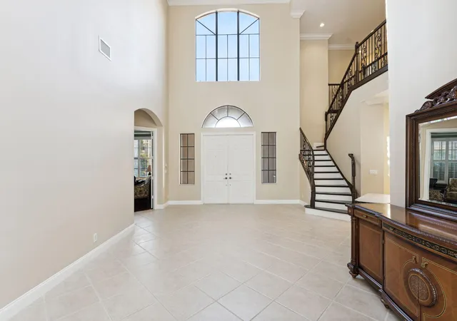 Photo 3 of Single family home for sale at 10380 Trianon Pl, Wellington, FL 33449 | MLS# B26035952 | Listing updated on 2026-09-23
