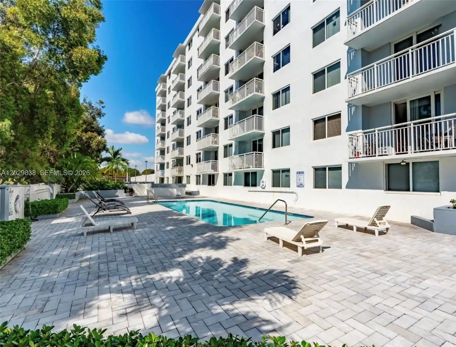 Listing Photo 1 - Condo for sale in 1251 Ne 108Th St located at 1251 Ne 108Th St, Miami, FL 33161 - Unit #617