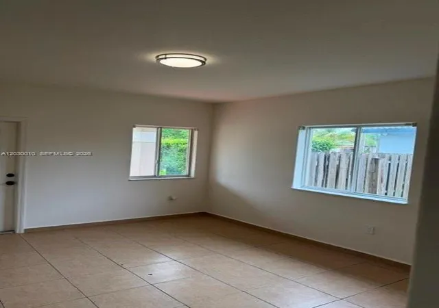 Homes for sale in Homestead, FL | 706 Se 14th Ave, Homestead, FL 33033 | MLS# A12030010