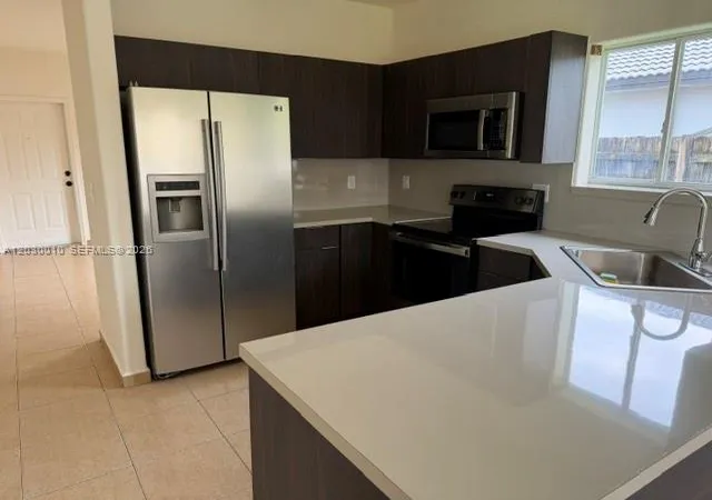 Homes for sale in Homestead, FL | 706 Se 14Th Ave, Homestead, FL 33033 | MLS# A12030010