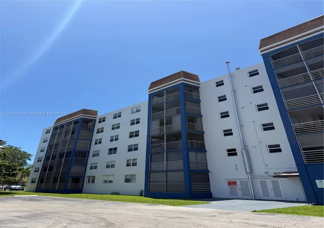 5th image of 501 E Dania Beach Blvd #54D, Dania, FL 33004 | MLS# A12029388