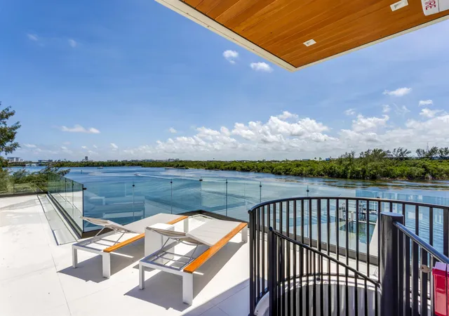 3rd image of 900 Lago Mar Ln #Penthouse, Boca Raton, FL 33431 | MLS# B26036171
