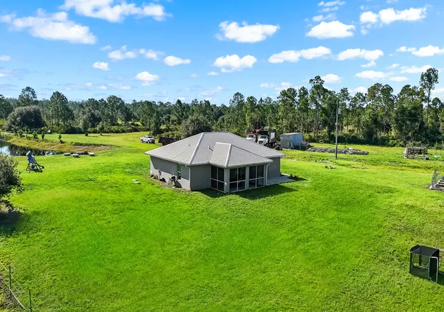 4th image of 2872 Secretariat Dr, Labelle, FL 33935 | MLS# B26036194