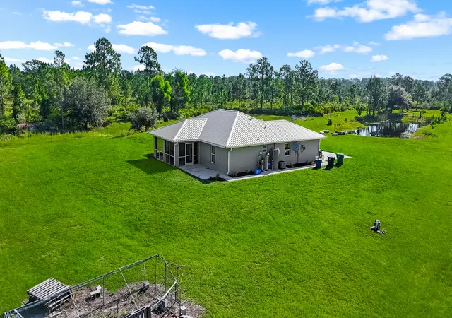 5th image of 2872 Secretariat Dr, Labelle, FL 33935 | MLS# B26036194