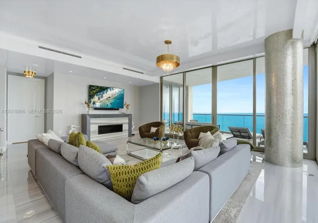 3rd image of 17901 Collins Ave #2704, Sunny Isles Beach, FL 33160 | MLS# A12018066