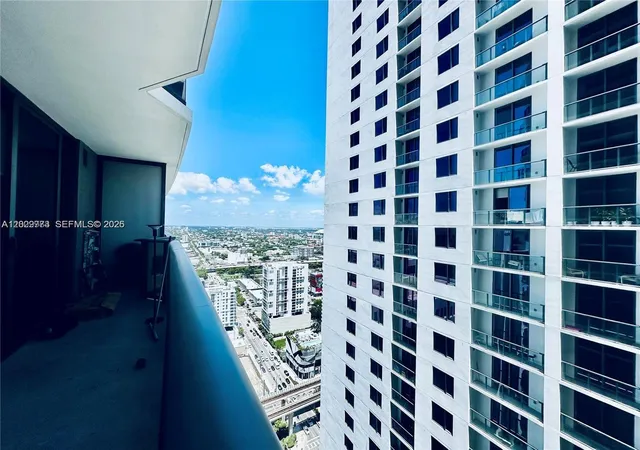 3rd image of 55 Sw 9Th St #3409, Miami, FL 33130 | MLS# A12029773