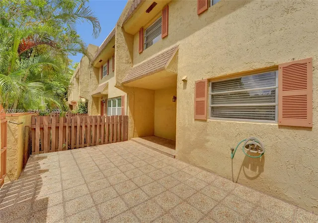 3rd image of 7175 Nova Dr #107, Davie, FL 33317 | MLS# A12027986