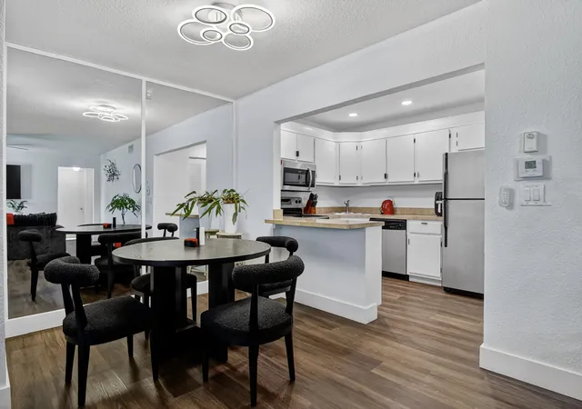 Listing Photo 4 - Condo for sale in building located at 5930 Whispering Pine Wy, Greenacres, FL 33463 - Unit #B-2