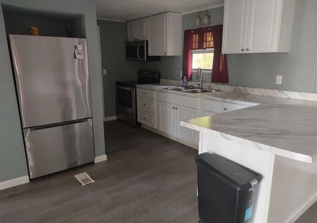 Photo 2 of Sale Pending at 100 Rita Pl, Jacksonville, NC | MLS# B26036279 | Listing updated on 2026-09-18