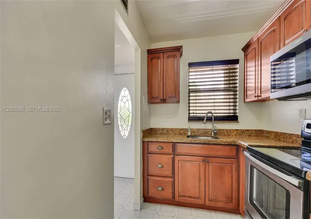 5th image of 2811 N Pine Island Rd #302, Sunrise, FL 33322 | MLS# A12028396