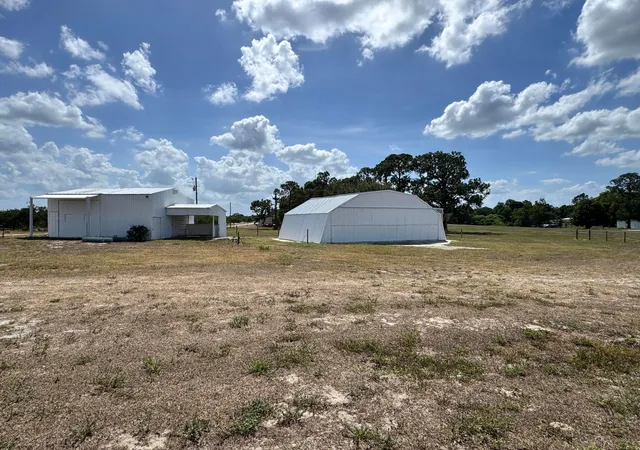 5th image of 115 Heinley Rd, Lake Placid, FL 33852 | MLS# B26036290