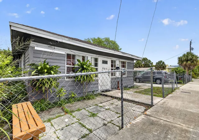 Photo 2 of Multi family home for sale at 807 14th Street, West Palm Beach, FL 33401 | MLS# B26036307 | Listing updated on 2026-10-02