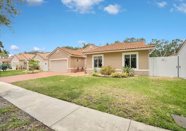 Homes for sale in Miramar, FL | 1910 Sw 135th Wy, Miramar, FL 33027 | MLS# A12028490