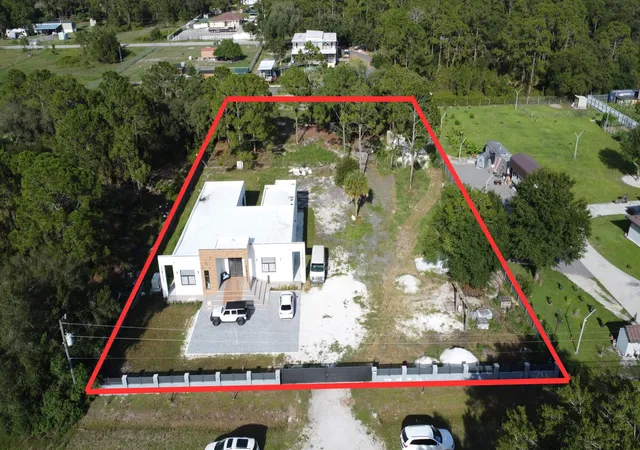 Photo 1 of Single family home for sale at 345 N Jinete St, Clewiston, FL 33440 | MLS# B26036412 | Listing updated on 2026-10-08