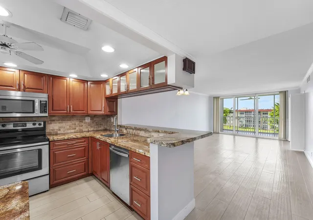 4th image of 3150 Ne 48Th Ct, Lighthouse Point, FL 33064