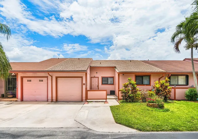 Single family home for sale at 120 Mayfair Ln, Boynton Beach, FL 33426 | MLS# B26036542