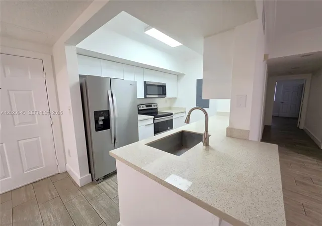 2nd image of 215 Sw 117th Ter #14101, Pembroke Pines, FL 33025 | MLS# A12029045