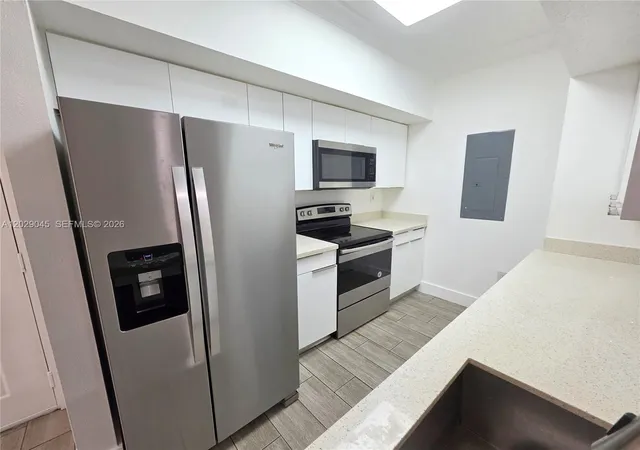 4th image of 215 Sw 117Th Ter #14101, Pembroke Pines, FL 33025 | MLS# A12029045