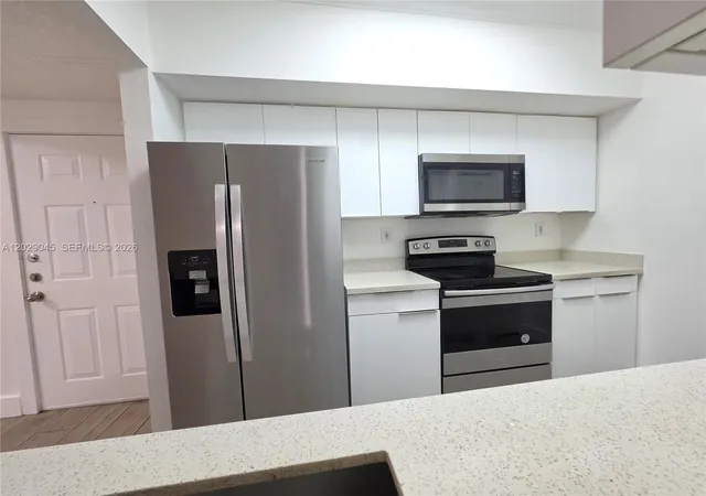 5th image of 215 Sw 117Th Ter #14101, Pembroke Pines, FL 33025 | MLS# A12029045