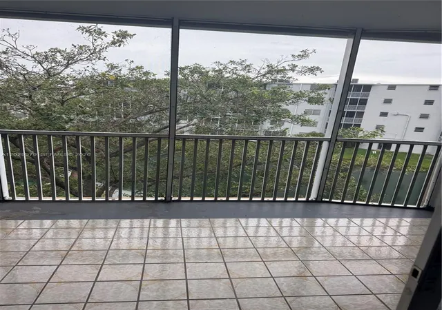 4th image of 1710 Ne 191St St #411-3, Miami, FL 33179 | MLS# A12029979