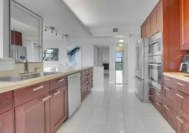 Photo 4 of Condo for sale at 600 Parkview Dr #531, Hallandale Beach, FL 33009 | MLS# B26036634 | Listing updated on 2026-09-24