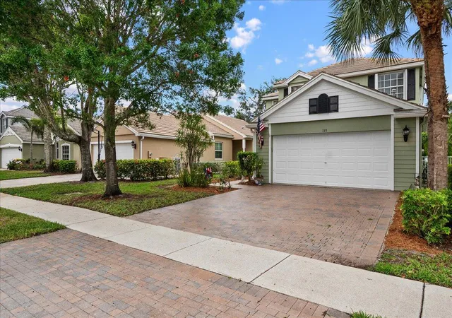 Photo 2 of Single family home for sale at 135 Hamilton Ter, Royal Palm Beach, FL 33414 | MLS# B26036654 | Listing updated on 2026-09-23
