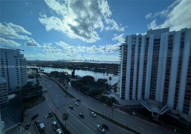 4th image of 5445 Collins Ave #1506, Miami Beach, FL 33140 | MLS# A12030790