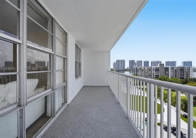 2nd image of 231 174Th St, Sunny Isles Beach, FL 33160