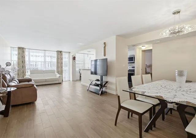 4th image of 231 174Th St #901, Sunny Isles Beach, FL 33160 | MLS# A12030803