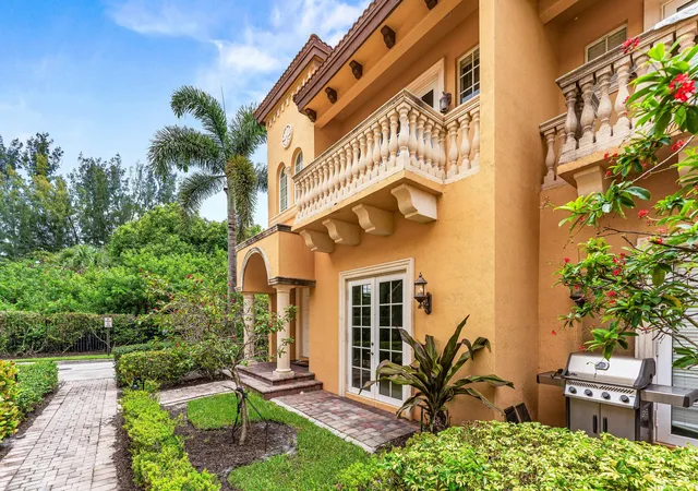 2nd image of 210 Ne 69th Cir Ne, Boca Raton, FL 33487 | MLS# B26036717