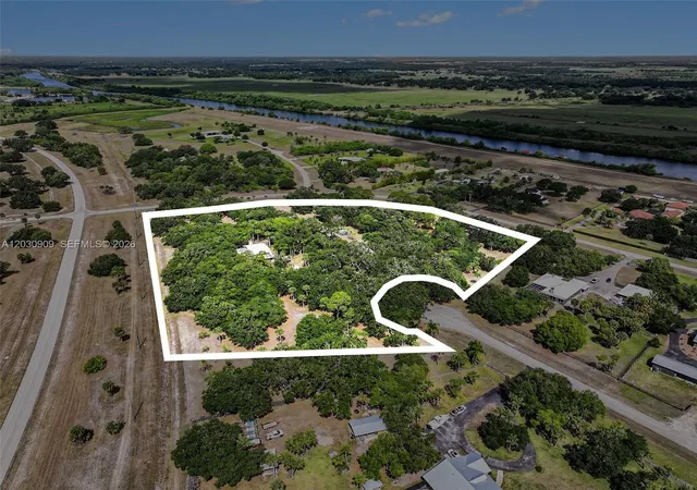 4th image of 0 Frontier Cir, Labelle, FL 33935 | MLS# A12030909