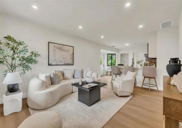 2nd image of 2651 Fletcher Ct, Hollywood, FL 33020 | MLS# A12030939