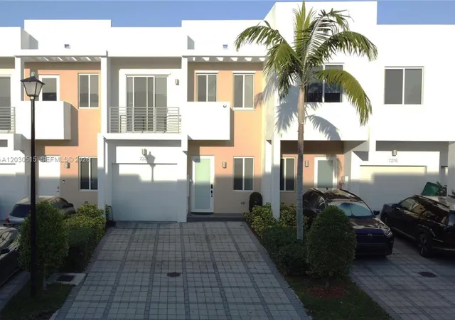 49th image of 7221 Nw 103rd Path, Doral, FL 33178 | MLS# A12030515