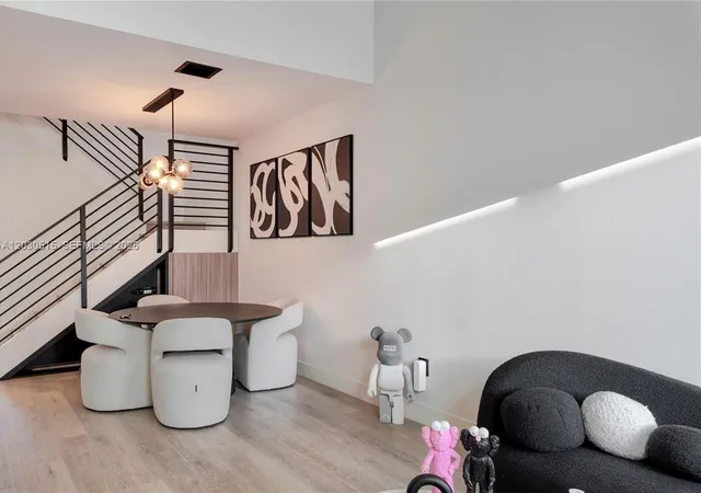 5th image of 7221 Nw 103Rd Path, Doral, FL 33178 | MLS# A12030515