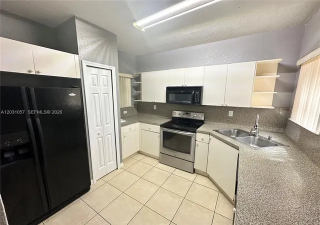 Homes for sale in Florida City, FL | 687 Sw 10th St, Florida City, FL 33034 | MLS# A12031057