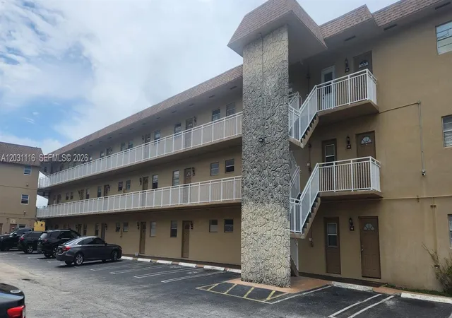 2nd image of 5021 W Oakland Park Blvd, Lauderdale Lakes, FL 33313