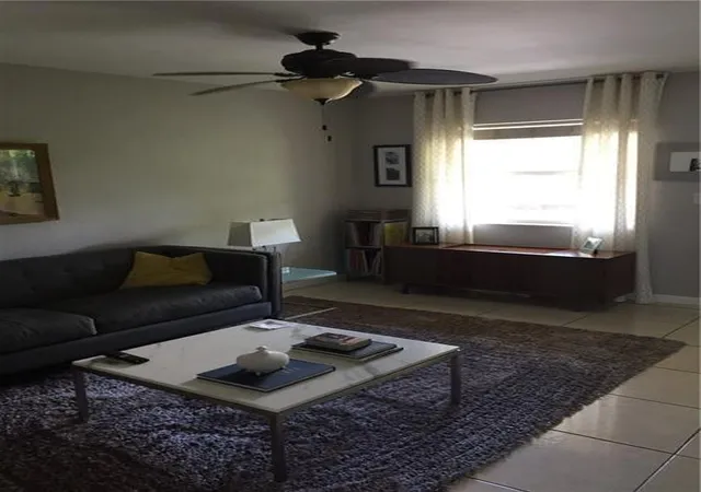 Listing Photo 3 - Condo for sale in building located at 2741 Ne 8Th Ave, Wilton Manors, FL 33334 - Unit #14