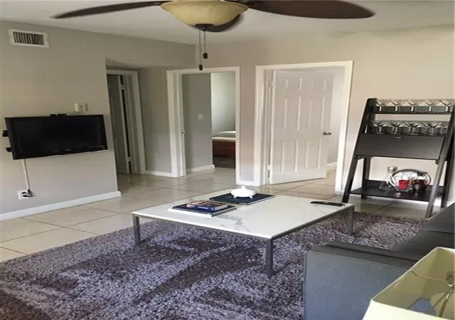 Listing Photo 5 - Condo for sale in building located at 2741 Ne 8Th Ave, Wilton Manors, FL 33334 - Unit #14