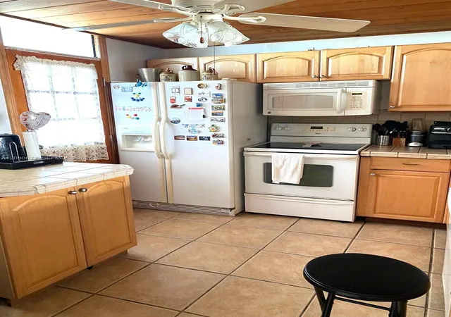 5th image of 3545 Ne 166Th St #908, North Miami Beach, FL 33160 | MLS# A12030677