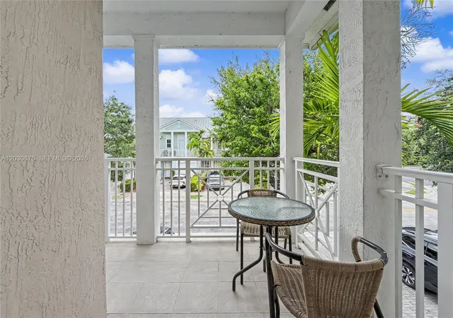 3rd image of 10718 Nw 76Th Ln, Doral, FL 33178 | MLS# A12030675
