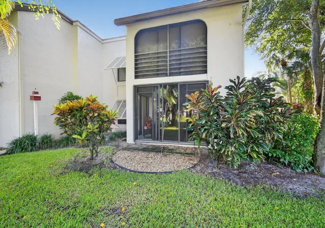 2nd image of 10155 Mangrove Dr, Boynton Beach, FL 33437